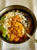 Dhal de lentejas coral y leche de coco
