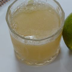A picture of Sunshine Sparkler or Moushambi mocktail.