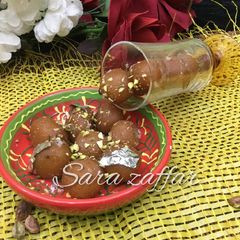 A picture of Gulab jamun.