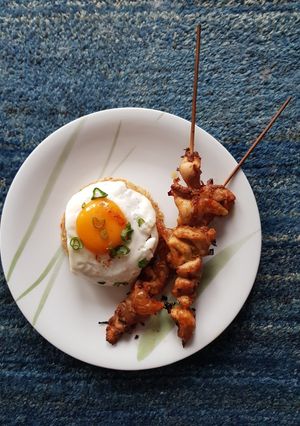 Hình của món Cơm Chiên Indo Gà Xiên Que (Nasi Goreng).