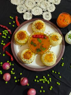રવા ઈડલી સેન્ડવીચ (Rava Idli Sandwich Recipe In Gujarati) રેસીપી મુખ્ય ફોટો
