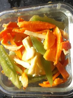 લીલી હળદરનું અથાણું (Lili Haldar Athanu Recipe In Gujarati) રેસીપી મુખ્ય ફોટો