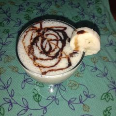 A picture of Banana dates milkshake.