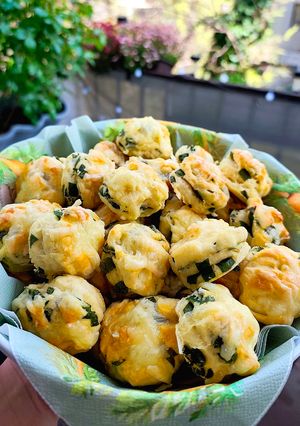 Medvehagymás pogácsa 🌱🧀 recept fotója