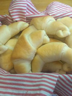 A leggyorsabb kelesztés nélküli kifli recept fotója