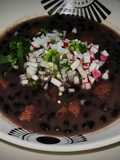 Frijoles negros con carne de cerdo