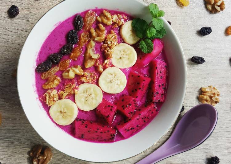 Bagaimana Membuat Smoothie Bowl Banana and Dragon Fruit Anti Gagal