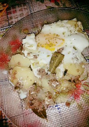 Una foto de Salteado de verduras con carne molida y huevos