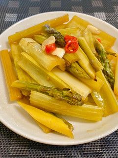 [常備菜]油醋漬蘆筍西芹 的食譜成品照片