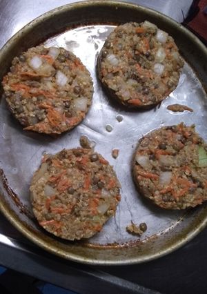 Una foto de Hamburguesas de lentejas, quinoa y arroz yamaní