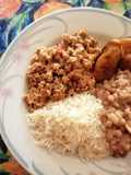 Carne de cerdo molida con curry amarillo tailandés