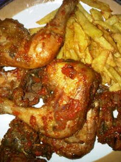 A picture of Chicken wit chips.