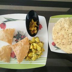 A picture of Puri bhaji.
