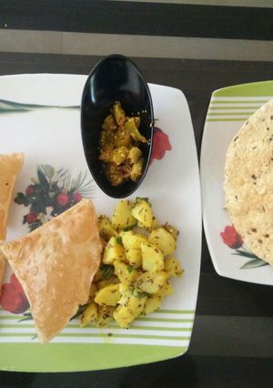 A picture of Puri bhaji.