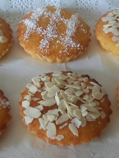 Una foto de Basbusa, postre fácil, rico y rápido /comida de Marruecos