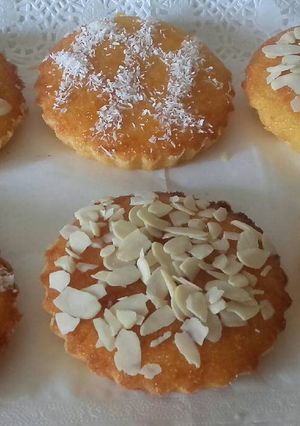 Una foto de Basbusa, postre fácil, rico y rápido /comida de Marruecos