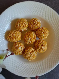 મમરા ના લાડુ (Mamra Ladoo Recipe in Gujarati) રેસીપી મુખ્ય ફોટો