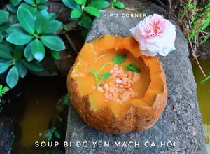 Hình của món Soup BÍ ĐỎ YẾN MẠCH CÁ HỒI.