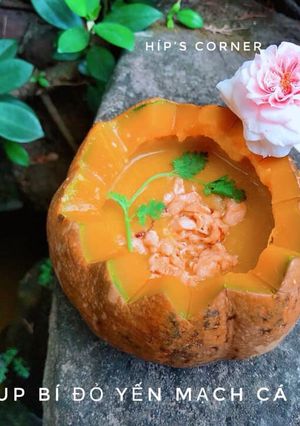 Hình của món Soup BÍ ĐỎ YẾN MẠCH CÁ HỒI.