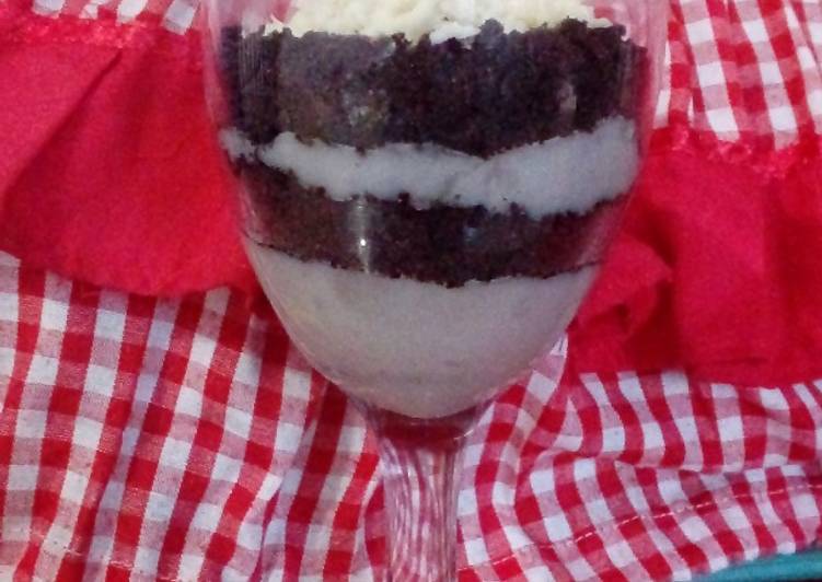 Steps to Prepare Speedy Oreo Cheese Cake in A Glass