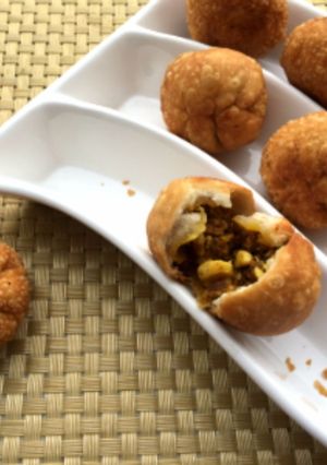 A picture of Dry Kachori.