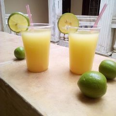 A picture of Ginger and lemon drink.