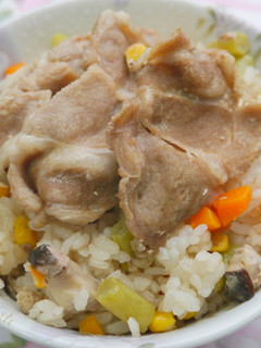 豬肉鮮蔬炊飯 的食譜成品照片