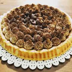 Foto di Crostata (stampo furbo) con crema chantilly al caffè