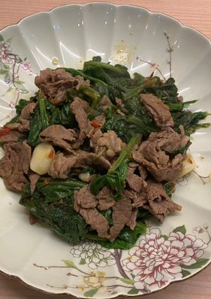 沙茶菠菜炒牛肉 的食譜成品照片
