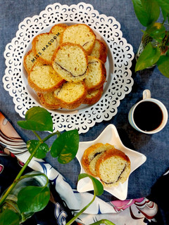 عکسی از دستور کیک ماست با لایه ی نارگیلی شکلاتی