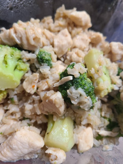 A picture of Oyster Sauce Chicken, Brown Rice, and Broccoli.