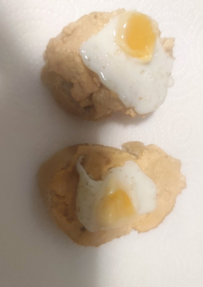 Una foto de Aperitivo rápido de salmón y huevo