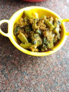 মাছের মুড়ো দিয়ে পুঁই রেসিপির প্রধান ছবি
