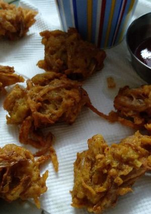 A picture of Pyaaz k pakode.