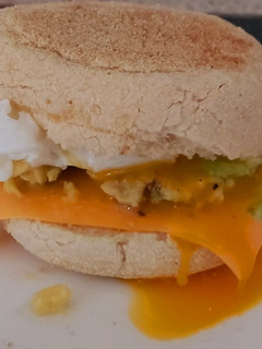 A picture of My Avocado,Cheese & Poached Egg Muffin 🤩.