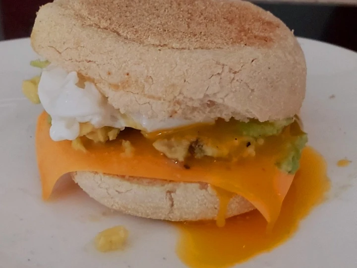 Recipe My Avocado,Cheese & Poached Egg Muffin 🤩 the So Delicious Perfect