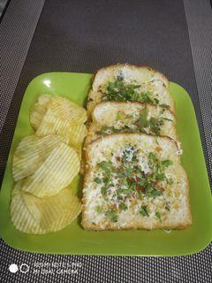 ગાર્લિક બ્રેડ (Garlic Bread Recipe in Gujarati) રેસીપી મુખ્ય ફોટો