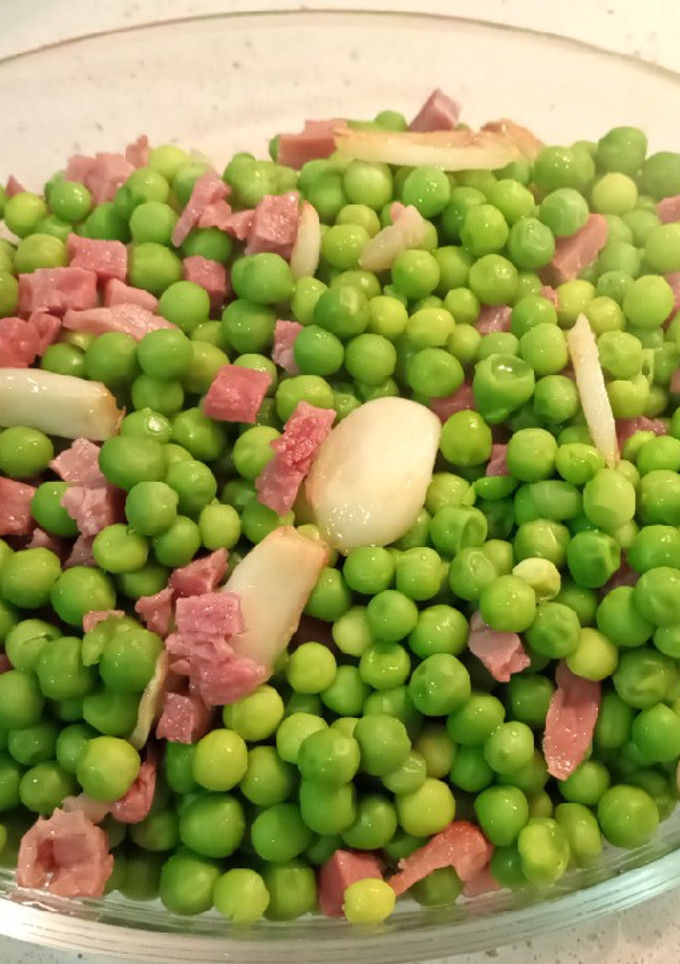 Una foto de Guisantes con jamón