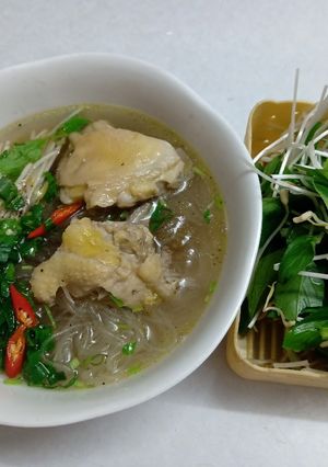Hình của món Phở (miến) Gà.