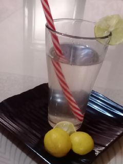 લીંબુ શરબત (Lemon Sharbat Recipe In Gujarati) રેસીપી મુખ્ય ફોટો