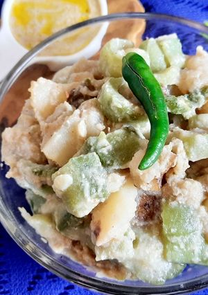 ঝিঙে আলু পোস্ত(Jhinge alu posto recipe in bengali) রেসিপির প্রধান ছবি