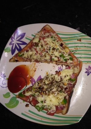 A picture of Tawa Bread Pizza.