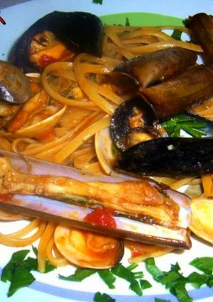 Foto di Linguine con Cannolicchi, Cozze, Vongole e Pomodorini