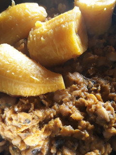 A picture of Porriage brown beans and Ripe plantain.
