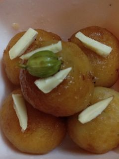 ब्रेड गुलाबजाम (Bread Gulabjamun Recipe in Marathi) रेसिपी चे मुख्य फोटो 