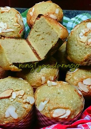 Foto resep Green Tea Muffin with almond slices