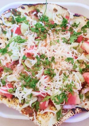 A picture of Masala Khichi Papad.