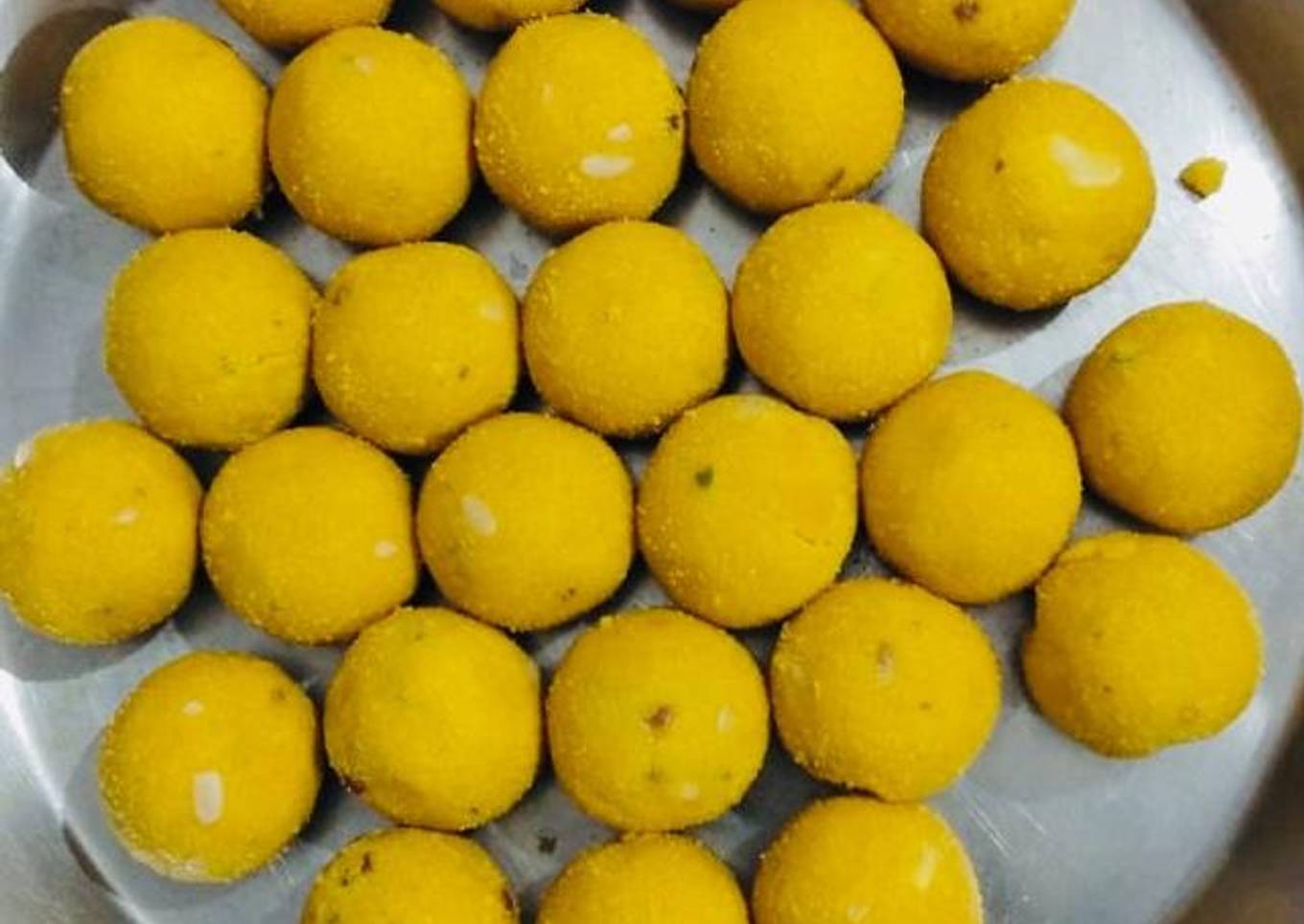 Healthy Besan Laddu