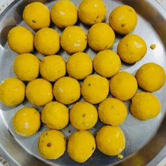 A picture of Healthy Besan Laddu.