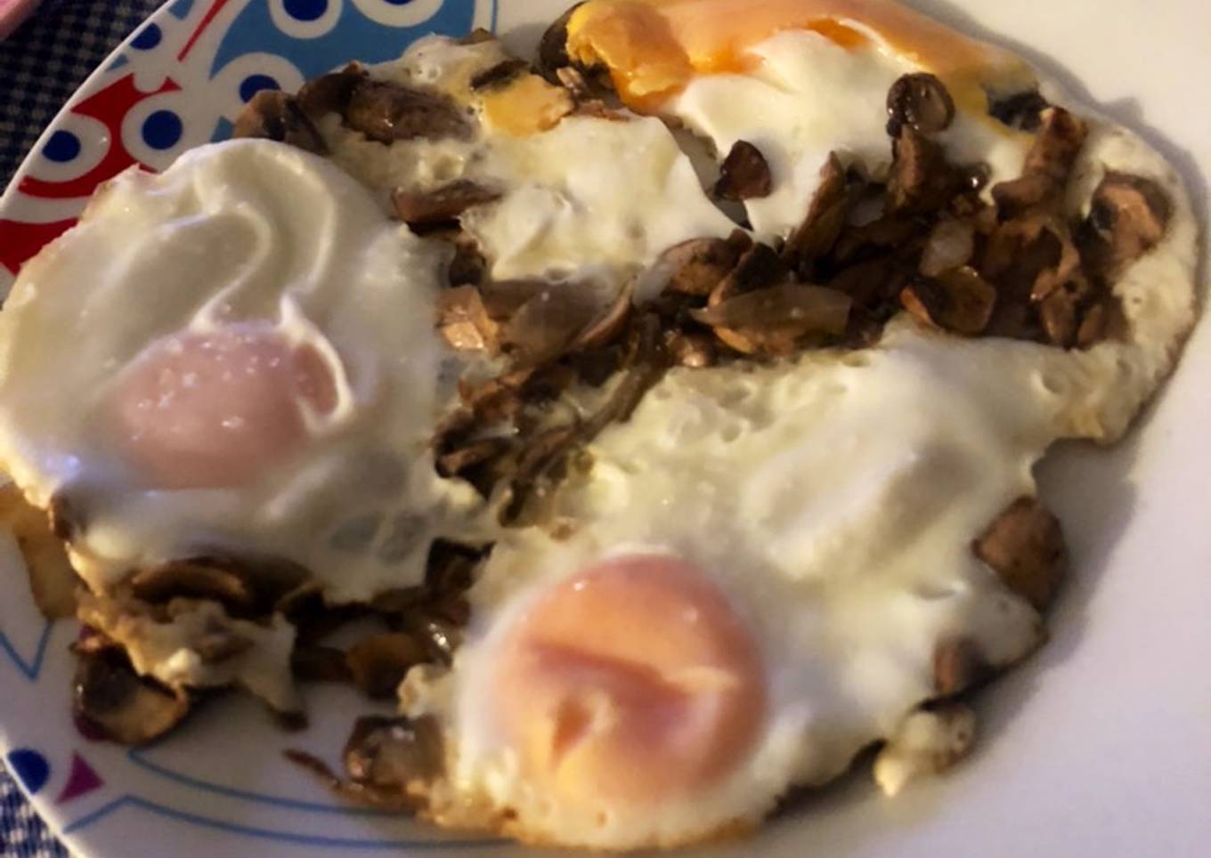 Champiñones con huevo 🥚